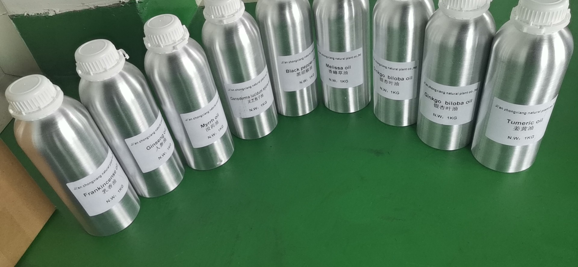 Factory supply 100% natural eucalyptol cineol in bulk price